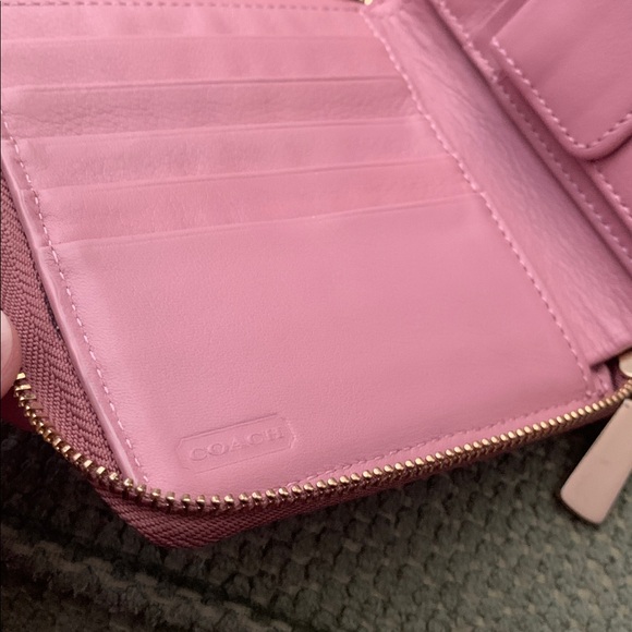 Coach Mauve Billfold Wallet - Picture 10 of 10